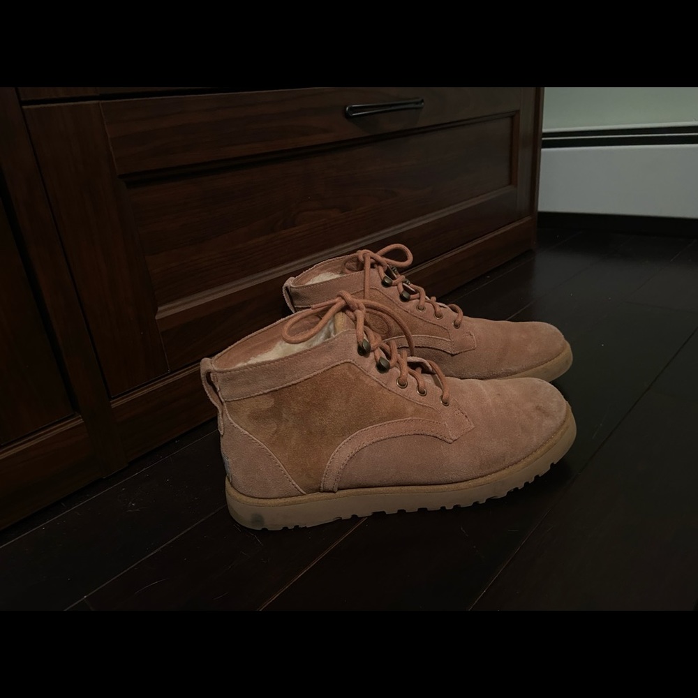 Ugg Chesnut Great Worn Condition